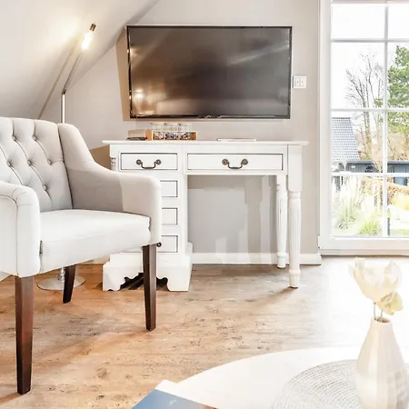 Küsten Deichelfe - Grünblick, Balkon, 45qm Apartment Greetsiel